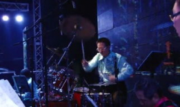 架子鼓表演视频,激情四溢！架子鼓表演视频燃爆现场